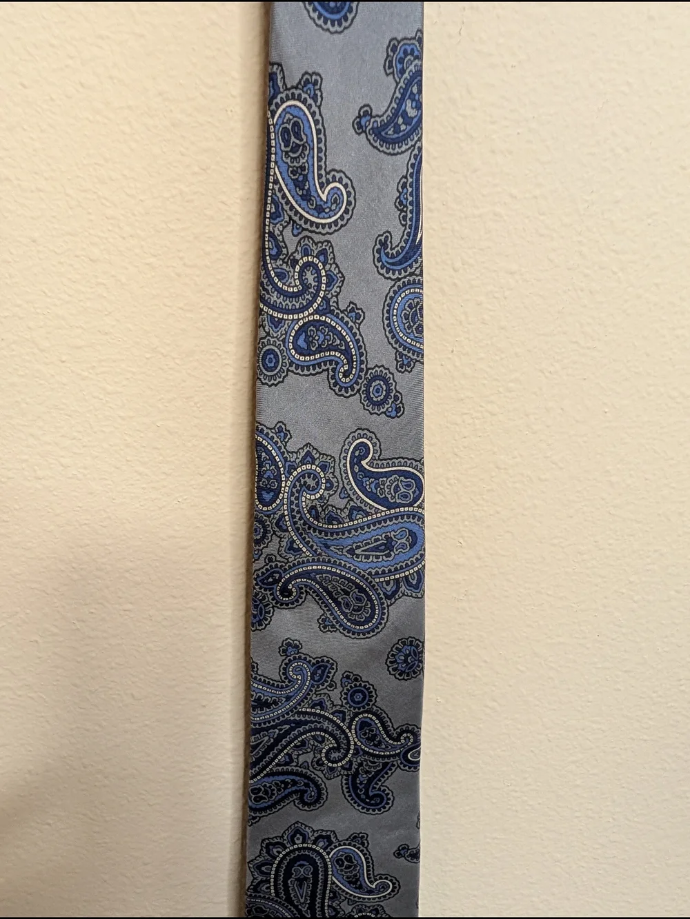 Dillard's Tie Grey Blue Paisley 100% Italian Silk Made in USA Vintage